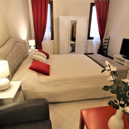 Central And Spacious Apartment Venise Extérieur photo