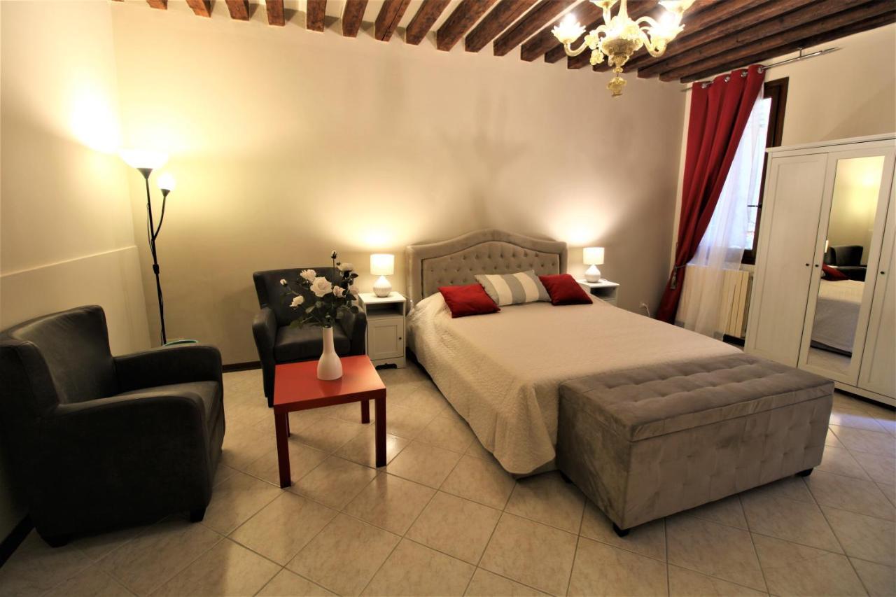 Central And Spacious Apartment Venise Extérieur photo